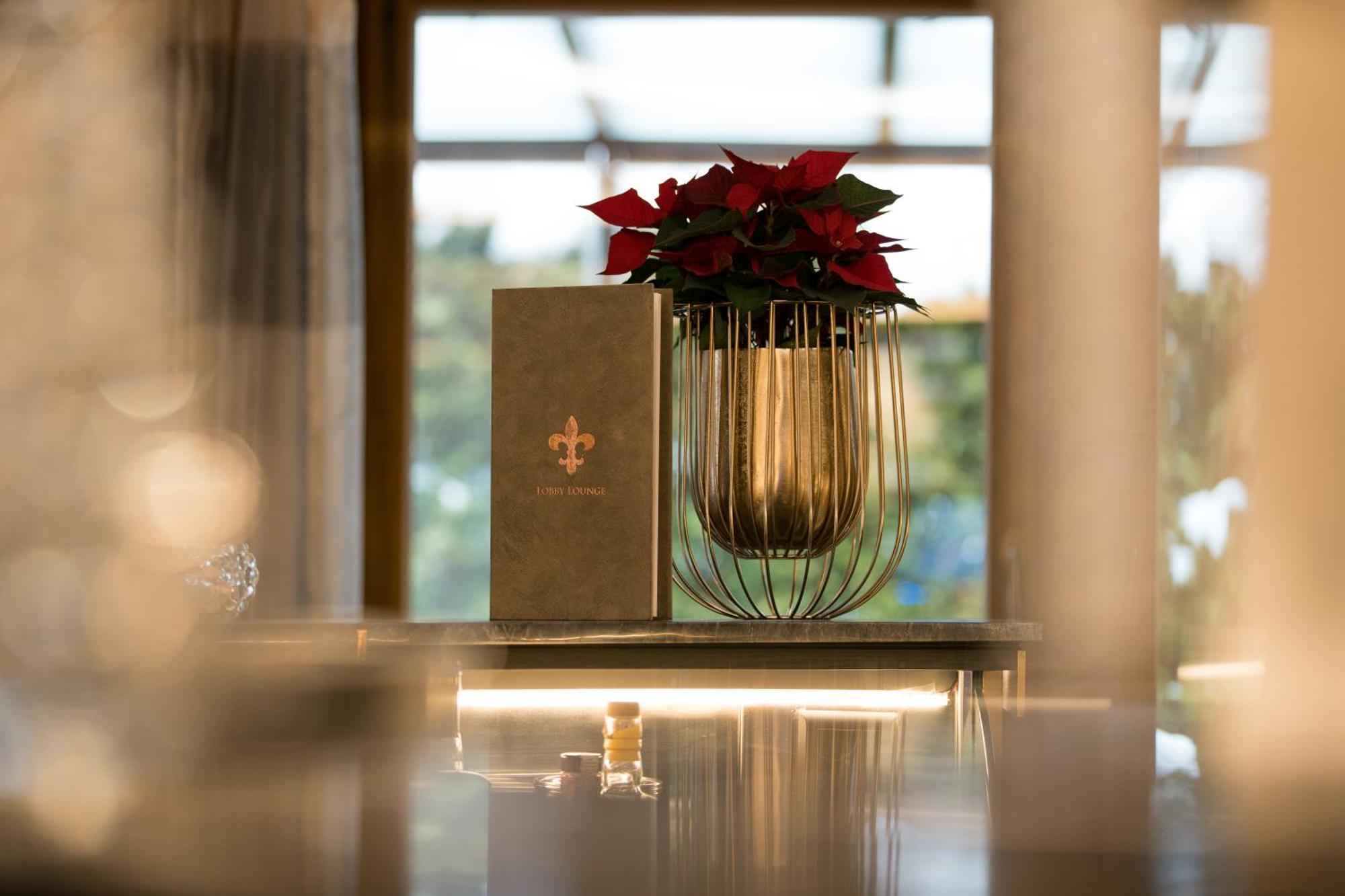 Ultima Hotel Gstaad Exterior photo